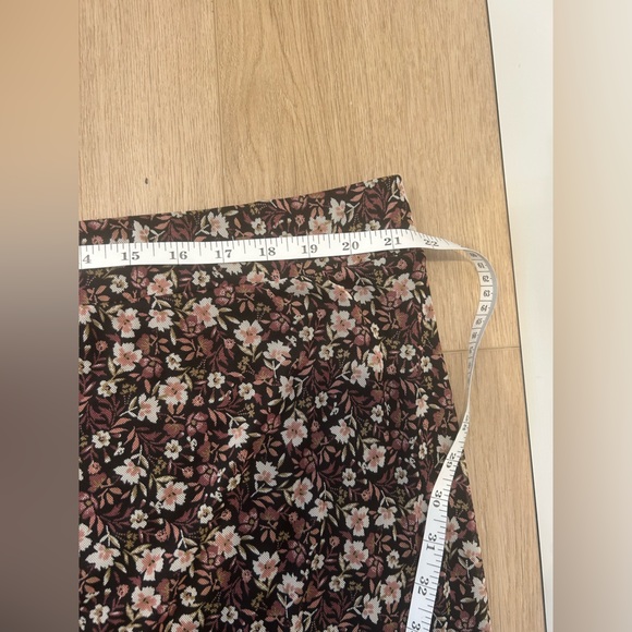 Torrid Womens Floral Midi Chiffon Skirt Size 3X Black Cottagecore Spring - Picture 9 of 10